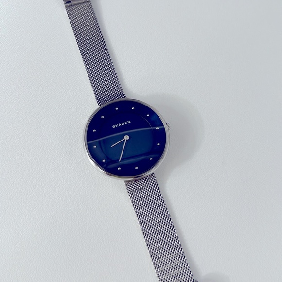 Skagen stainless steel silver & blue adjustable band watch. Used, no battery. - Picture 6 of 6